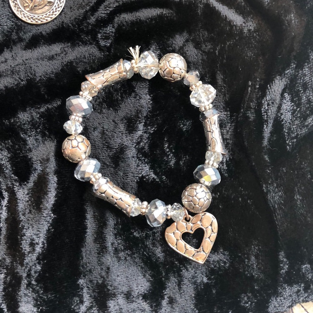 Bracelets - Picture 3 of 6